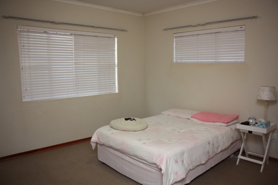 2 Bedroom Property for Sale in Langenhovenpark Free State